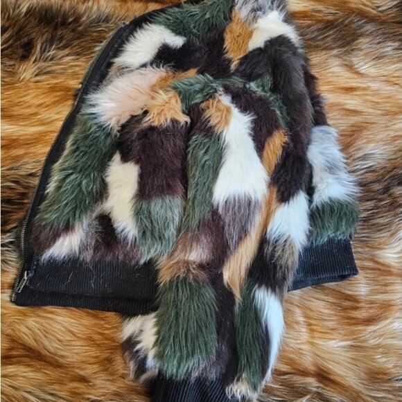 H&M Size 4 Camouflage Patchwork Faux Rabbit Zippered Bomber Jacket - Picture 4 of 7